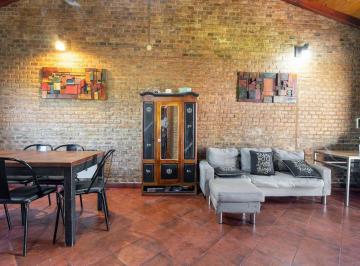 Casa · 220m² · 7 Ambientes · 1 Cochera · Venta Casa 3 Dorm., Cochera, Patio y Local