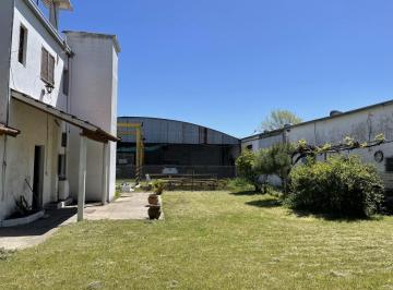 Edificio · 1681m² · Venta Edificio Comercial en Ensenada, Casa y Galpones