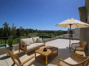 Casa · 195m² · 5 Ambientes · 4 Cocheras · Casa en Venta 6 Ambientes con Pileta Santa Elena