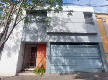 Casa · 195m² · 3 Ambientes · 3 Cocheras · Casa 3 / 4 Ambientes Venta Quilmes Moderna