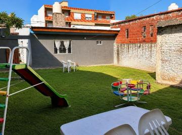 Casa · 200m² · 4 Ambientes · 1 Cochera · Venta Casa en Quilmes Parque y Garage - Oportunidad