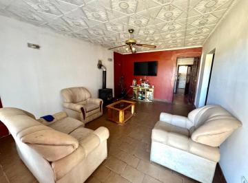 Casa · 144m² · 4 Ambientes · 1 Cochera · Venta Casa 4amb Garage Jardin Quincho B. Hipodromo
