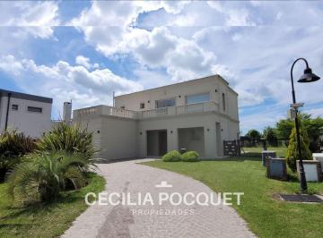 Casa · 249m² · 4 Ambientes · 4 Cocheras · Casa Barrio Los Talas Canning Oportunidad