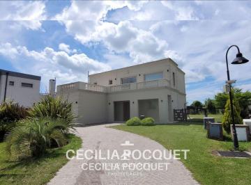 Casa · 249m² · 4 Ambientes · 4 Cocheras · Casa Barrio Los Talas Canning Oportunidad