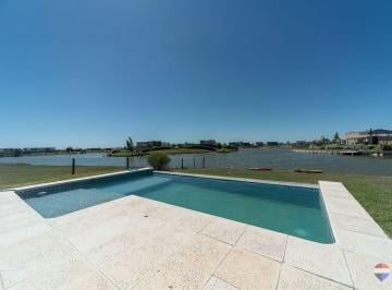 Casa · 120m² · 4 Ambientes · 3 Cocheras · Casa 4 Ambientes en Venta San Sebastian con Pileta