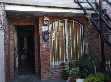 PH · 180m² · 4 Ambientes · Venta Casa + Dpto a 2 Cuadras de Av o'Higgins