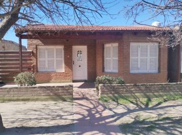 Casa · 163m² · 3 Ambientes · 1 Cochera · Se Vende Casa en El Tio