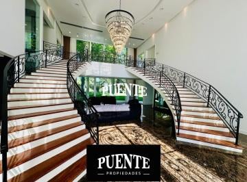 Casa · 700m² · 8 Ambientes · 2 Cocheras · Saint Thomas Este, en Doble Lote y a m del Ingreso!