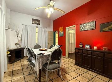 Casa · 301m² · 5 Ambientes · 1 Cochera · Venta Casa Lote Propio Villa Maipu a Refaccionar