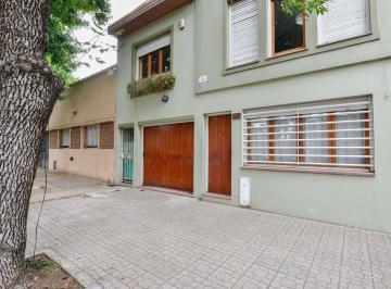 PH · 140m² · 5 Ambientes · 1 Cochera · Casa en Venta La Plata 3 Dorm. Cochera