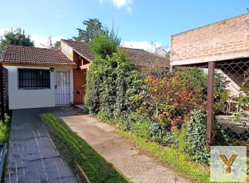 Casa · 147m² · 6 Ambientes · Casa en Venta - 3 Dorm. 4 Baños - Mar del Plata