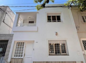 Casa · 137m² · 6 Ambientes · Venta Casa 3 Dorm. con Patio Abasto