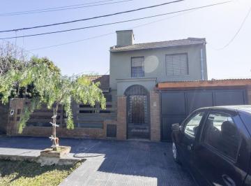 Casa · 270m² · 5 Ambientes · 1 Cochera · Venta Casa 4 Dorm. Funes City Apta Crédito