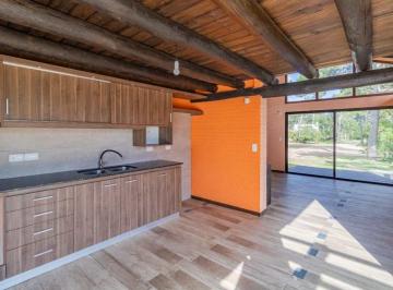 Casa · 88m² · 4 Ambientes · 1 Cochera · Casa en Venta en Punta Colorada, 3 Dorm.