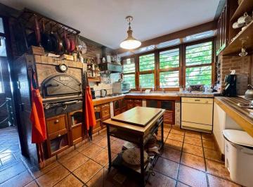 Casa · 387m² · 4 Ambientes · 2 Cocheras · Venta Casa Bernal Apto Credito