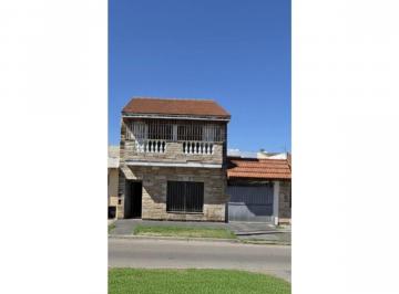 Casa · 130m² · 4 Ambientes · Casa 6 Ambientes - Uf 1 - Opción Compra en Bloque.