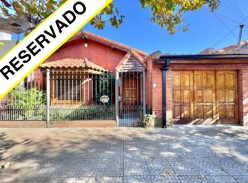 Casa · 150m² · 4 Ambientes · 1 Cochera · Chalet en Una Planta Excel. Estado, 3 Ambientes, Patio, Garage, Parrilla