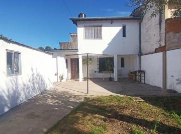 Casa · 161m² · 6 Ambientes · 1 Cochera · Casa 6 Ambientes en Venta en El Talar C/ Jardin