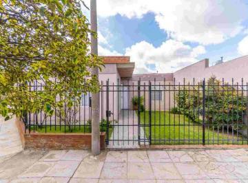 Casa · 67m² · 3 Ambientes · 1 Cochera · Hermosa Casa en Venta Falcon 1962