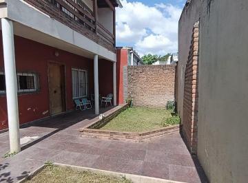 Casa · 161m² · 5 Ambientes · Casa 5amb Venta o 3 Deptos Moreno Multifamiliar