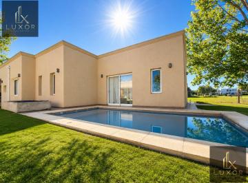 Casa · 168m² · 5 Ambientes · 2 Cocheras · Casa - San Eliseo Golf & Country