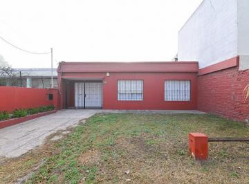Casa · 117m² · 3 Ambientes · 2 Cocheras · Venta Casa de 2 Dorm.