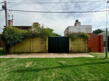 Casa · 50m² · 2 Ambientes · Venta de Lote con Quincho en Perez