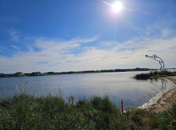 Terreno · 689m² · Lote Int. Venta Puertos del Lago, Acepta Permuta