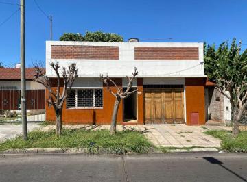 Casa · 92m² · 4 Ambientes · 1 Cochera · Venta Casa 4amb C/ Garage y Terraza Apto Credito