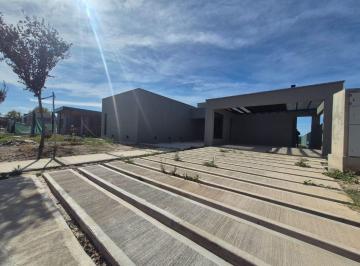 Casa de 7 ambientes, Chacras de Coria · Rincon Viamonte - 3 Dorm. 3 Baños