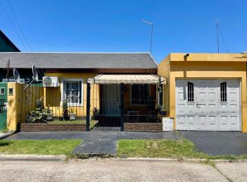 Casa · 72m² · 3 Ambientes · 1 Cochera · Venta Casa 3amb Quincho Parrila Permuta