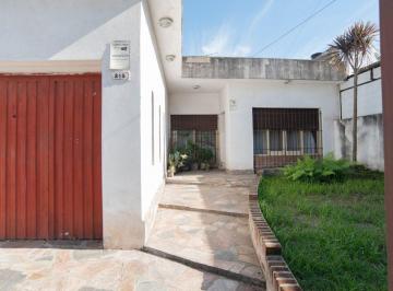 Casa · 120m² · 3 Ambientes · 1 Cochera · Venta Casa 3 Ambientes Hurlingham Apto Credito