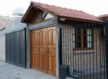 Casa · 235m² · 4 Ambientes · 4 Cocheras · Casa 3 Dorm. + Piscina, El Challao Las Heras