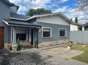 Casa · 200m² · 3 Ambientes · 2 Cocheras · Casa en Venta en Calzada Piscina y Quinch0