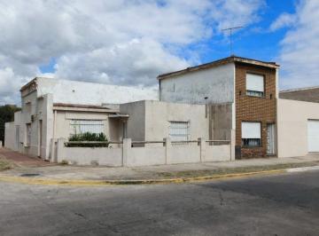 Casa · 266m² · 5 Ambientes · 5 Cocheras · Venta en Block PH en Cañuelas