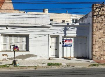 Casa · 125m² · 1 Ambiente · 1 Cochera · Se Vende Casa Amplia con Cochera Zona Centrica Cap