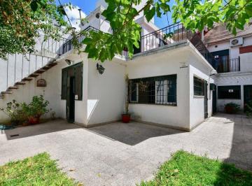 Casa · 220m² · 4 Ambientes · 3 Cocheras · Casa Venta La Plata 3 Dorm. Apto Banco Lote