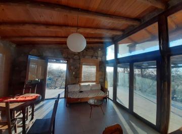 Casa · 69m² · 3 Ambientes · 1 Cochera · Venta Cabaña de Piedra Los Molles