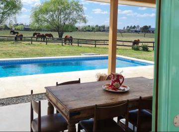 Casa · 155m² · 4 Ambientes · 2 Cocheras · Venta Casa de Campo en Exaltación de La Cruz