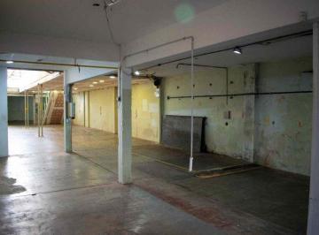 Bodega-Galpón · 364m² · Venta Galpon C/oficinas en V. Urquiza, Excelente!