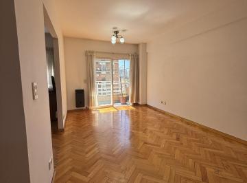 Departamento de 3 ambientes, Caballito · Excelente Semipiso en Av Rivadavia 5830. Dueño Directo.