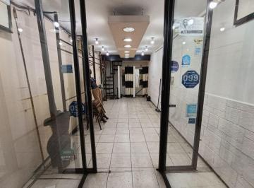 Local comercial , Flores · Local Sobre Av Comercial