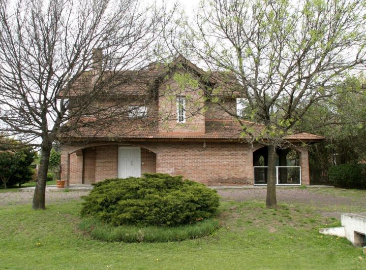 Casa · 250m² · 3 Dormitorios · 1 Cochera