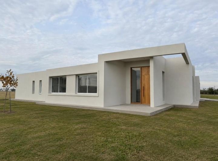 Casa · 163m² · 5 Ambientes · 2 Cocheras