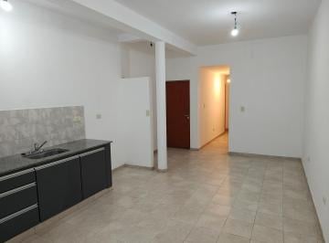 Departamento · 60m² · 3 Ambientes · 1 Cochera · Departamento en Alquiler (Pb) Av 13 Entre 69 y 70