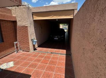 Casa · 294m² · 5 Ambientes · 5 Cocheras · Venta Casa con Galpon Zona Sur