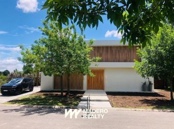 Casa · 450m² · 6 Ambientes · 2 Cocheras · Alquiler de Casa de 6 Ambientes en Escobar