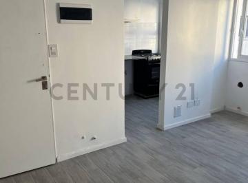Departamento · 39m² · 2 Ambientes · Departamento en Venta en La Plata de 1 Dormitorio Refaccionado