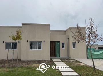 Casa · 147m² · 4 Ambientes · 2 Cocheras · Casa en Venta en Barrio San Pablo, Pilar