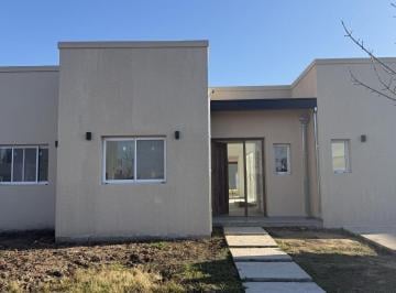 Casa · 147m² · 4 Ambientes · 2 Cocheras · Casa en Venta en Barrio San Pablo, Pilar